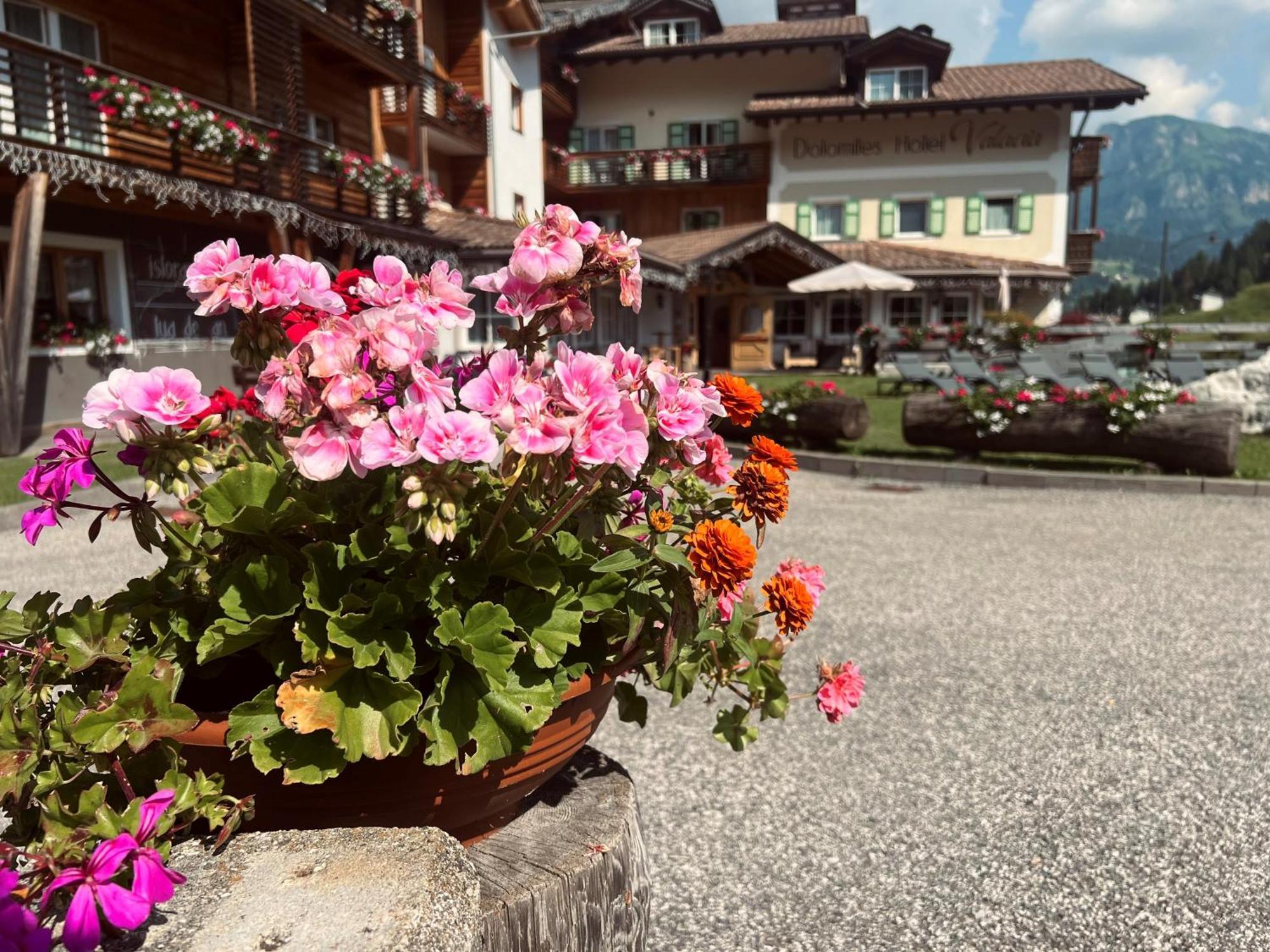 Hotel Valacia Pozza di Fassa Extérieur photo