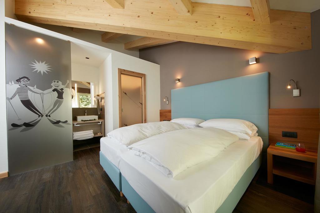 Hotel Valacia Pozza di Fassa Chambre photo