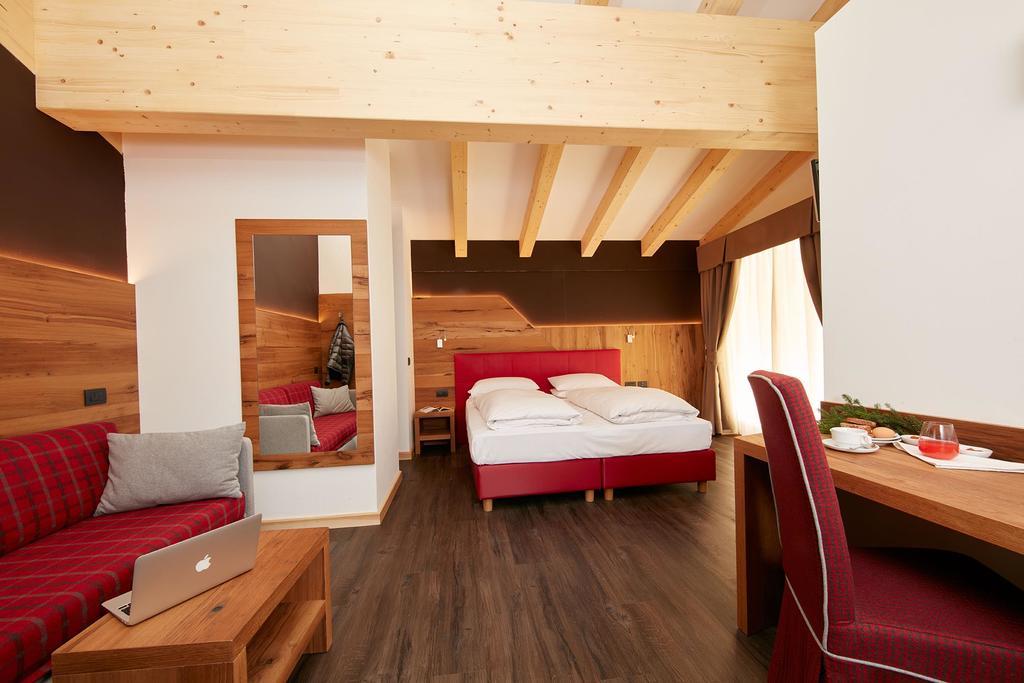 Hotel Valacia Pozza di Fassa Chambre photo